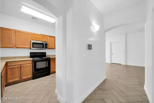 Phoenix, AZ 85043,110 N 66TH Avenue