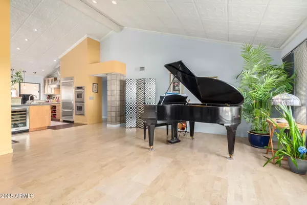 Phoenix, AZ 85032,3101 E Acoma Drive