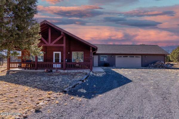 2746 PINE VIEW Court, Overgaard, AZ 85933