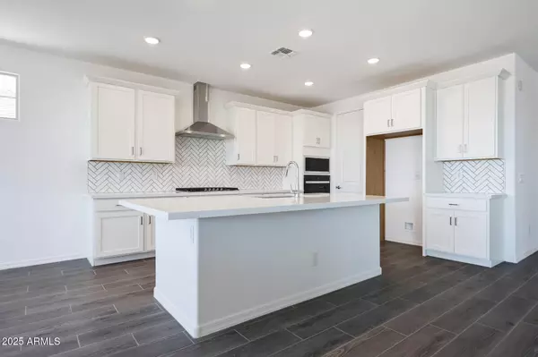 Goodyear, AZ 85338,18447 W MOHAVE Street