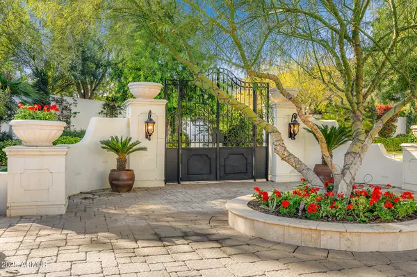 Paradise Valley, AZ 85253,4900 E DESERT FAIRWAYS Drive