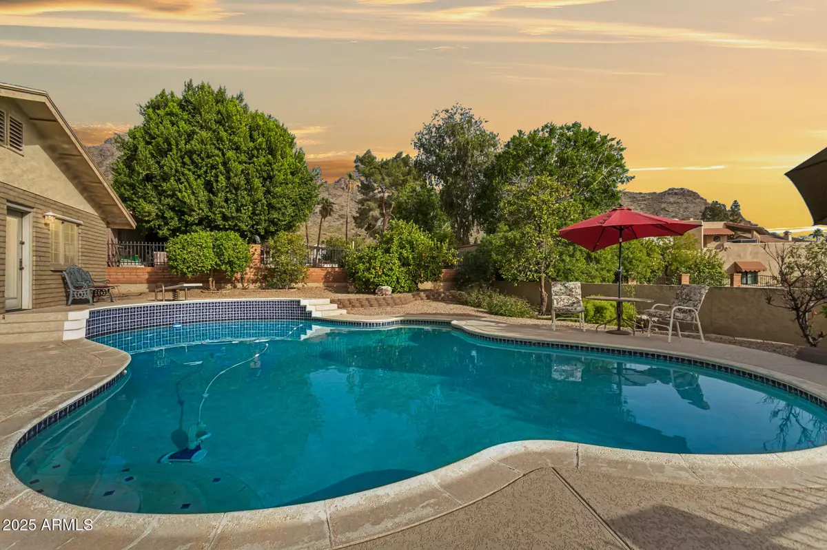 Phoenix, AZ 85020,2231 E Orangewood Avenue