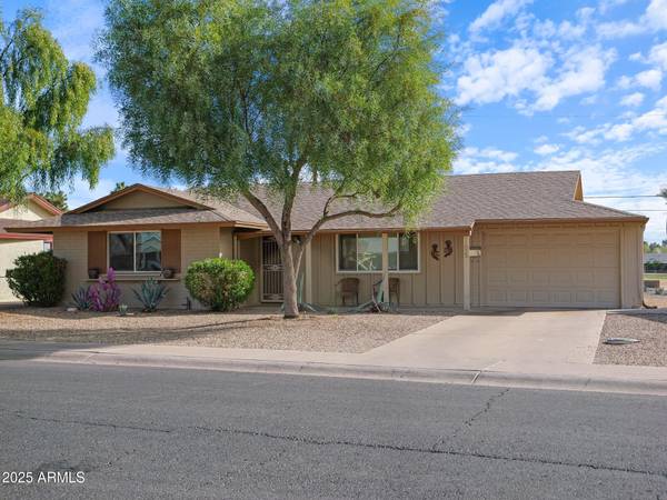 11025 N MADISON Drive, Sun City, AZ 85351