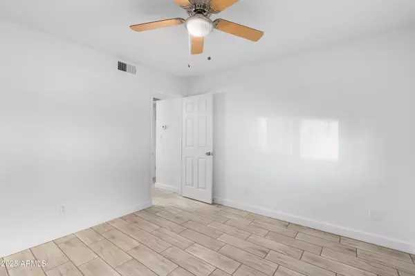 Mesa, AZ 85201,2220 W DORA Street #129