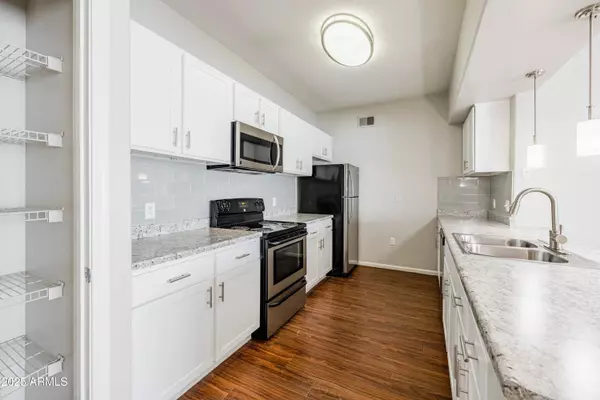 Peoria, AZ 85382,17374 N 89TH Avenue #B2