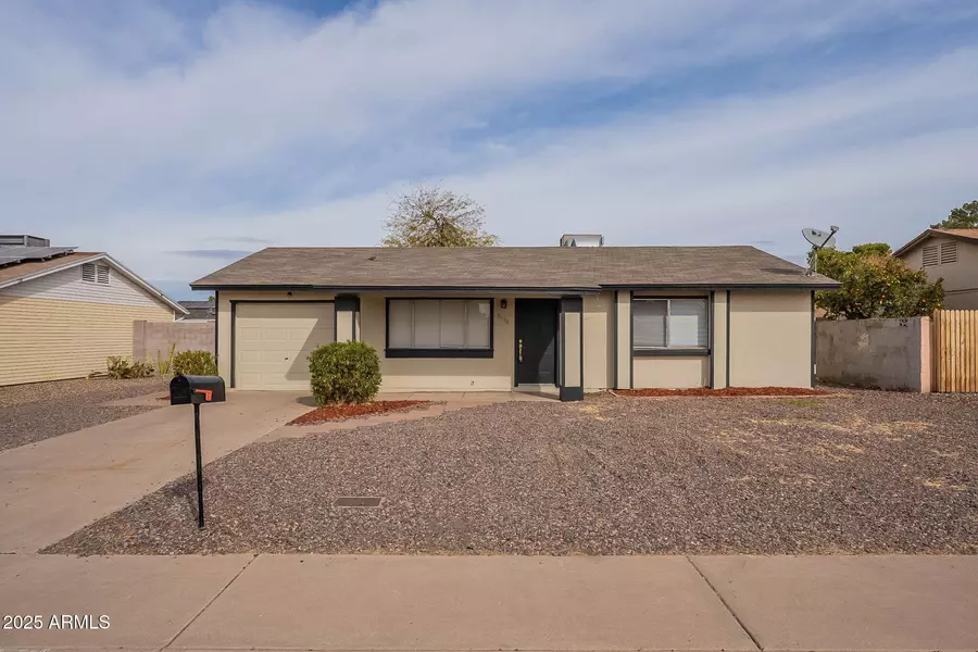 3220 W MICHELLE Drive, Phoenix, AZ 85053