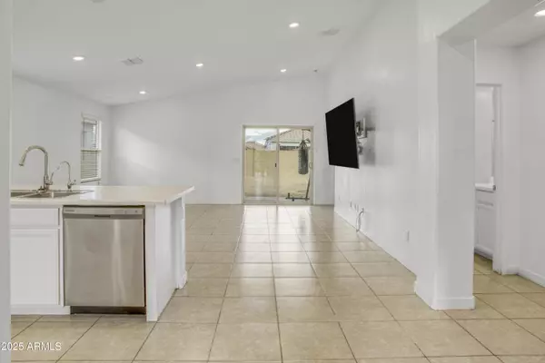 Tolleson, AZ 85353,9520 W TRUMBULL Road