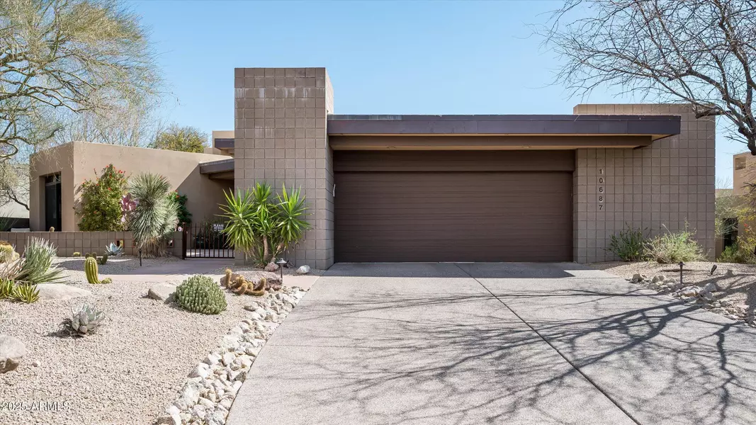 10687 E FERNWOOD Lane, Scottsdale, AZ 85262