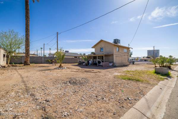 1002 E FAIRMOUNT Avenue, Phoenix, AZ 85014