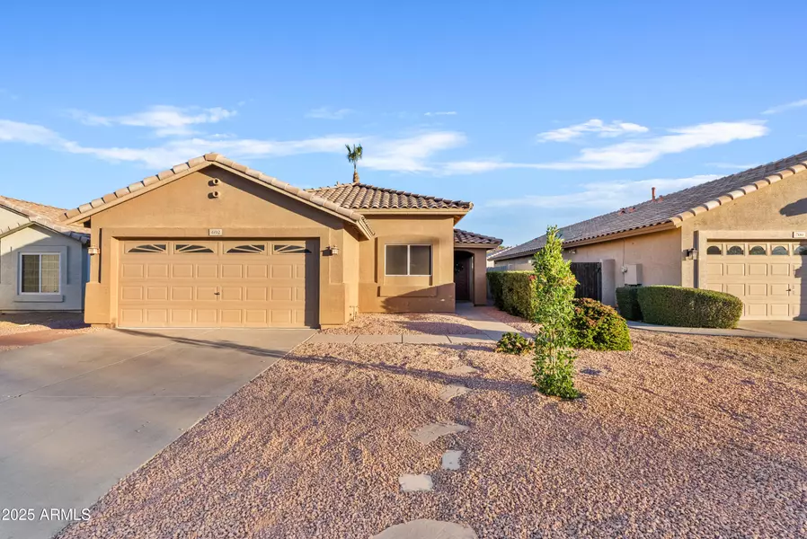 692 E CANTEBRIA Drive, Gilbert, AZ 85296