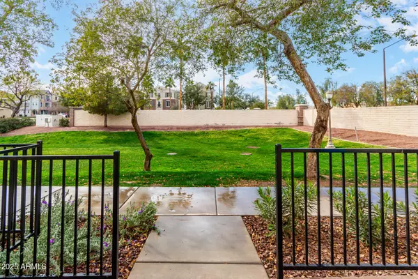 Gilbert, AZ 85295,2628 S VOYAGER Drive #101