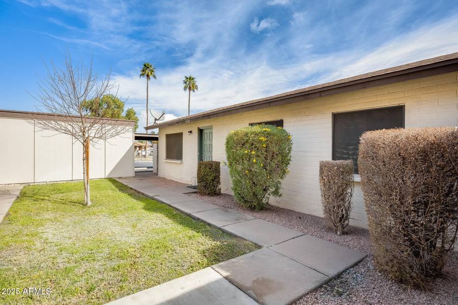 828 W LAGUNA Drive, Tempe, AZ 85282