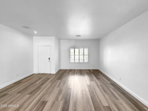 Phoenix, AZ 85042,1321 E PEDRO Road