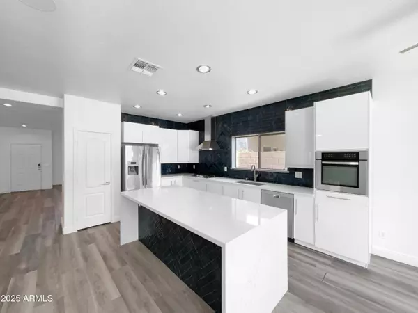 Phoenix, AZ 85042,1321 E PEDRO Road