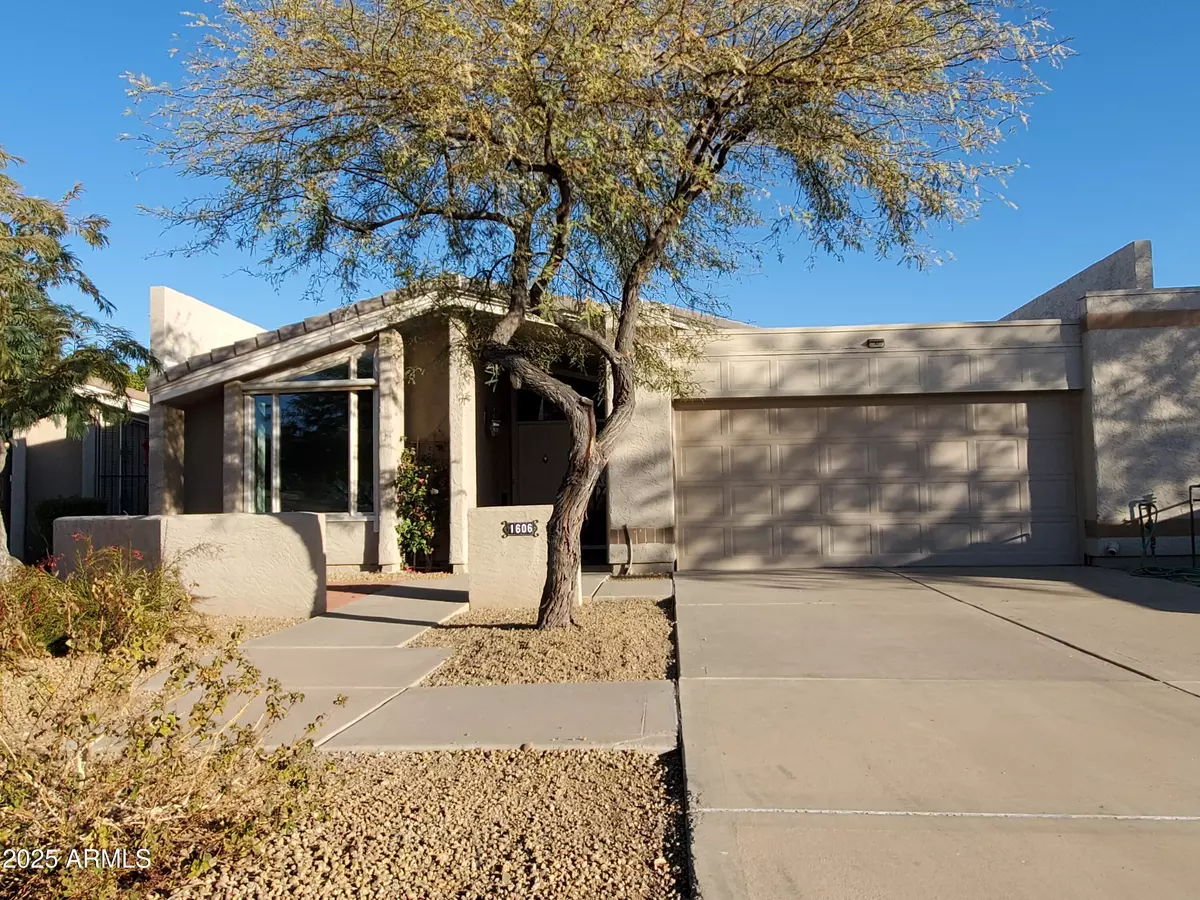 Phoenix, AZ 85020,1606 E CACTUS WREN Drive