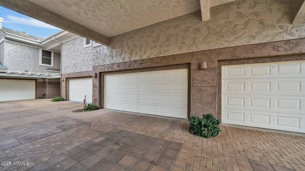 Scottsdale, AZ 85254,15221 N CLUBGATE Drive #2094