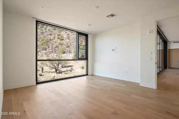 Scottsdale, AZ 85251,5000 N CAMELBACK RIDGE Drive #203