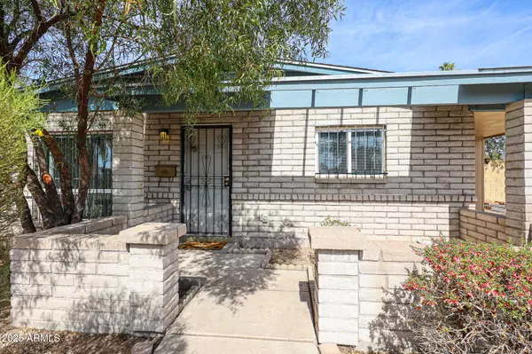 2326 E Waltann Lane,  Phoenix,  AZ 85022