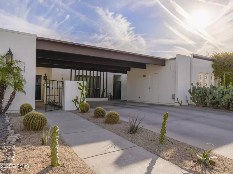 7251 E Cactus Wren Road, Scottsdale, AZ 85250