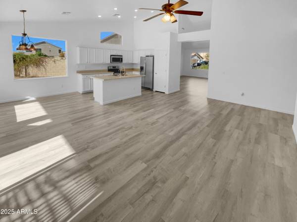 Avondale, AZ 85392,3313 N LAKESHORE Court