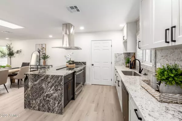 Tempe, AZ 85282,2142 E PALMCROFT Drive
