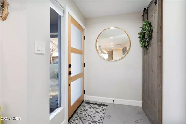 Phoenix, AZ 85028,3834 E SHAW BUTTE Drive