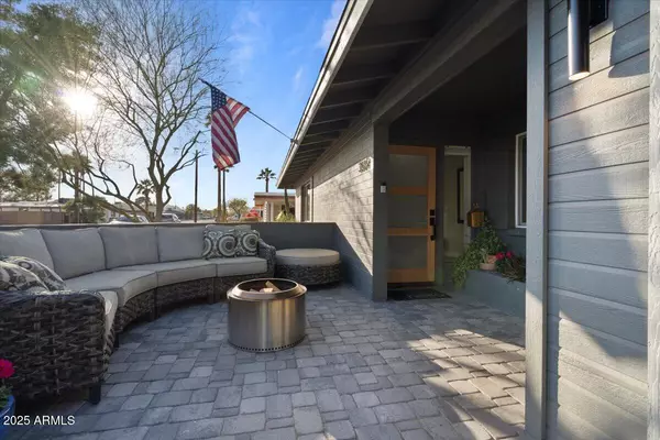 Phoenix, AZ 85028,3834 E SHAW BUTTE Drive