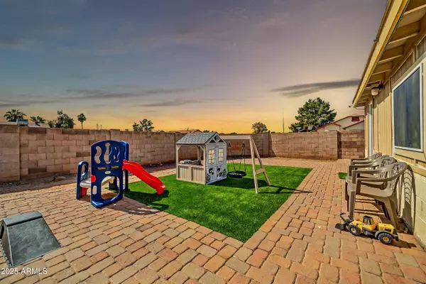 10733 W Seldon Lane, Peoria, AZ 85345