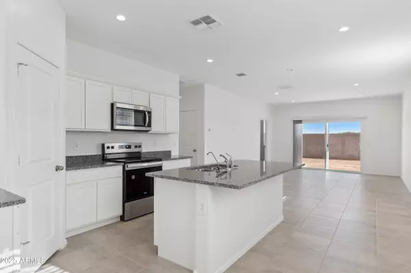 1432 W HESS Avenue, Coolidge, AZ 85128