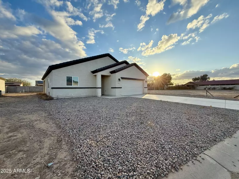 8477 W TINAJAS Drive, Arizona City, AZ 85123