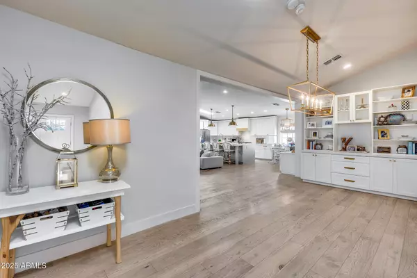 1837 E COOLIDGE Street Phoenix, AZ 85016