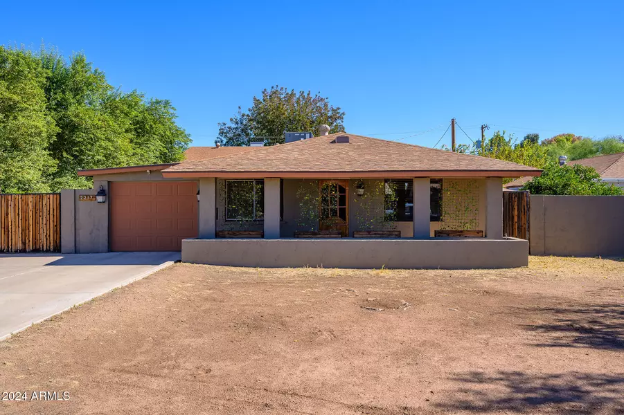 2217 N 37TH Place, Phoenix, AZ 85008