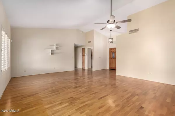 Phoenix, AZ 85022,817 E MEADOW Lane