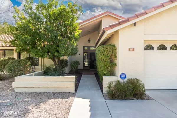 Phoenix, AZ 85022,817 E MEADOW Lane