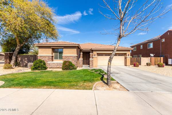 15590 W MONTECITO Avenue, Goodyear, AZ 85395