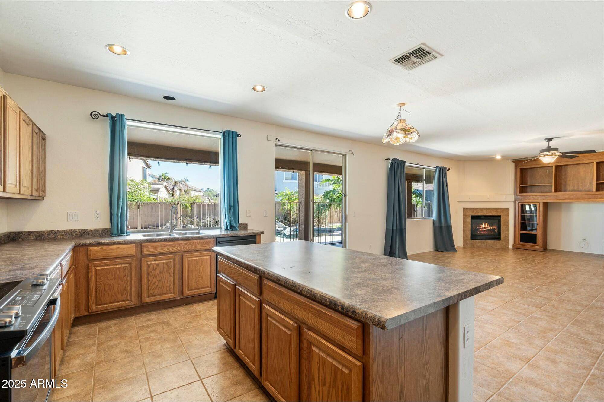Gilbert, AZ 85297,3410 E PAGEANT Place