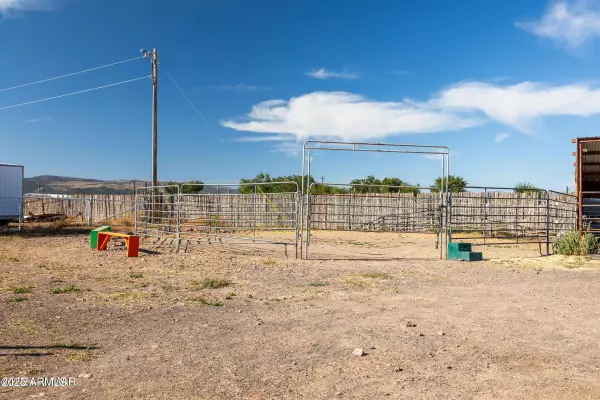 Springerville, AZ 85938,15 CR N4071 --