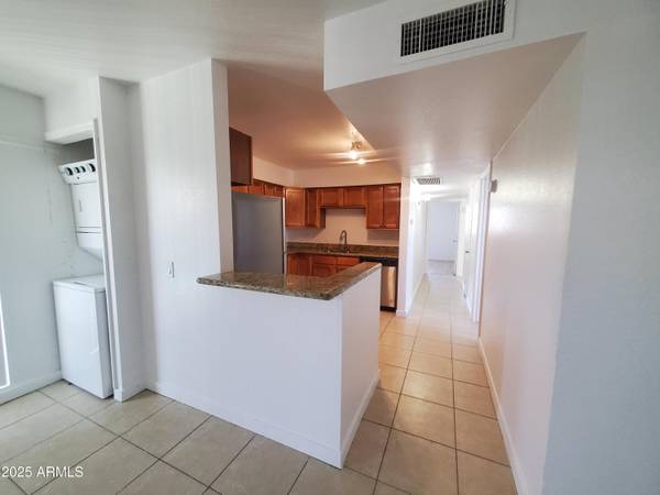 425 E BROWN Road #110, Mesa, AZ 85203