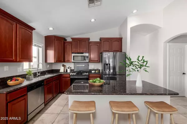Phoenix, AZ 85024,2525 E MISTY WILLOW Lane