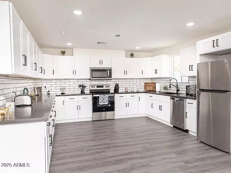 8544 E Plaza Avenue, Scottsdale, AZ 85250