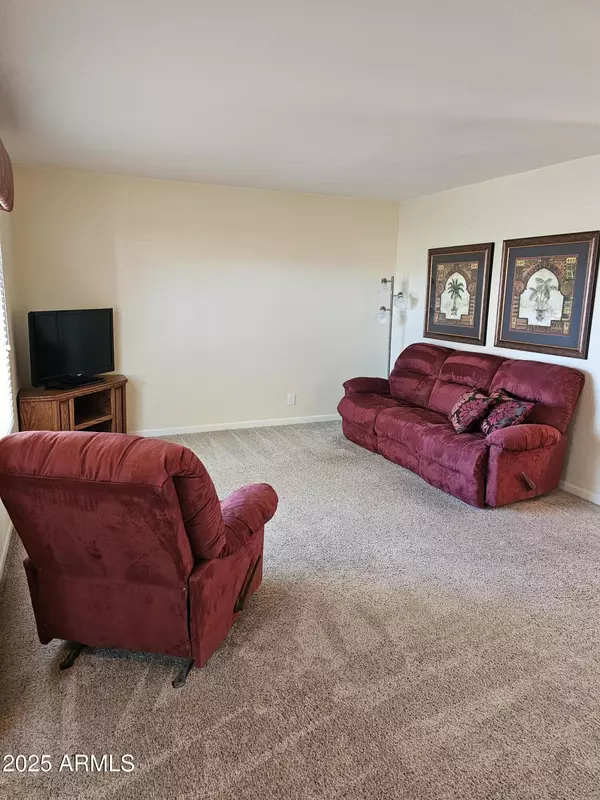 Mesa, AZ 85206,904 LEISURE WORLD --