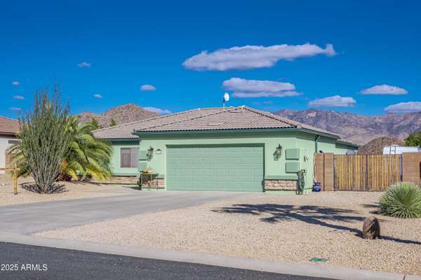 26365 S KRISTINA Drive, Congress, AZ 85332