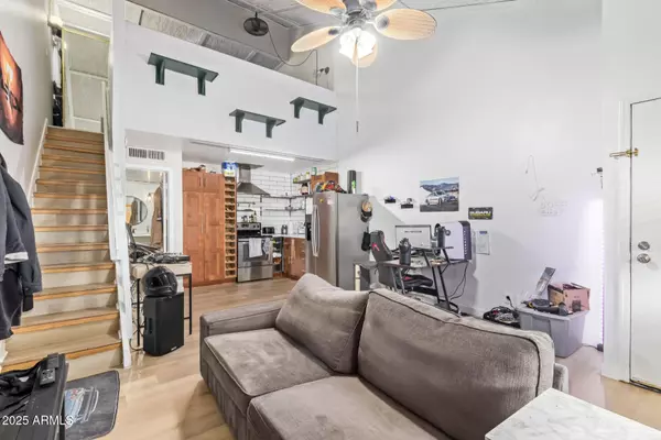 Scottsdale, AZ 85251,8055 E THOMAS Road #E106