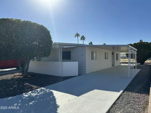 2318 N NICKLAUS Drive, Mesa, AZ 85215