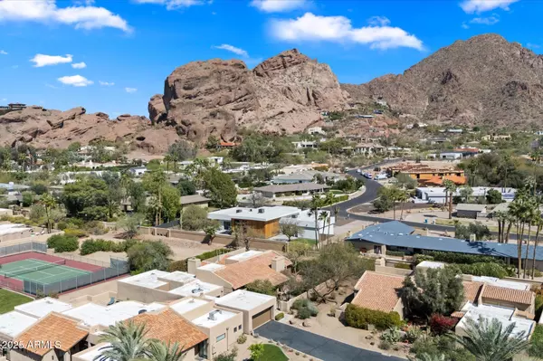 Phoenix, AZ 85018,4448 E CAMELBACK Road #16