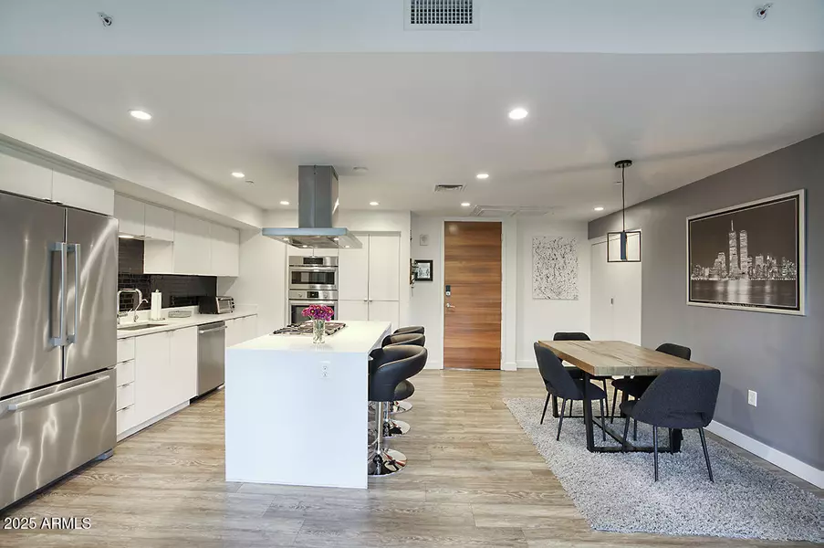 200 W PORTLAND Street #324, Phoenix, AZ 85003