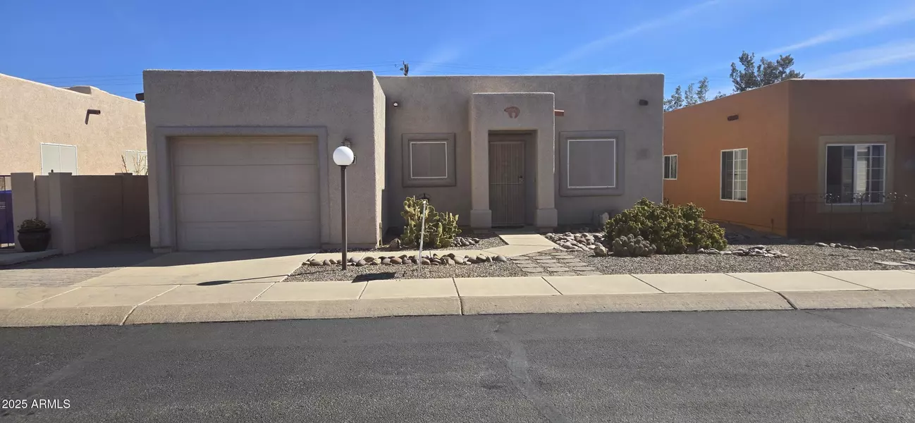 349 S MEADOWOOD Lane, Sierra Vista, AZ 85635