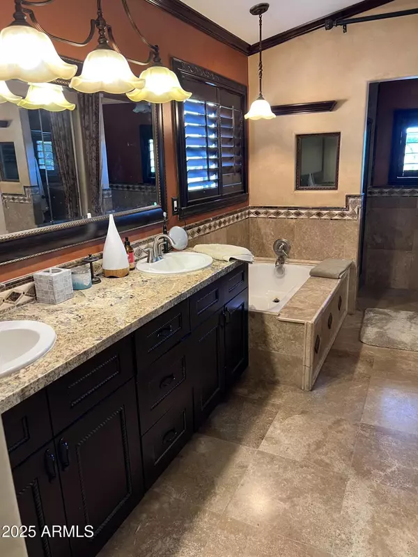 Gilbert, AZ 85234,233 E VAUGHN Avenue