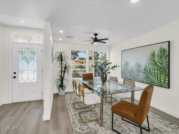 Phoenix, AZ 85021,1310 W PALMAIRE Avenue