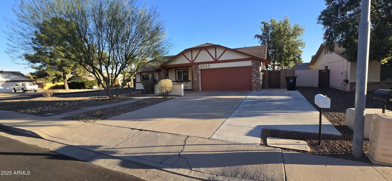 4665 E AIRE LIBRE Avenue, Phoenix, AZ 85032